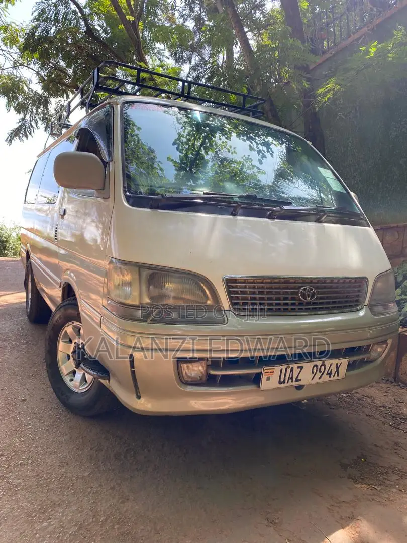 Toyota HiAce 1999 White