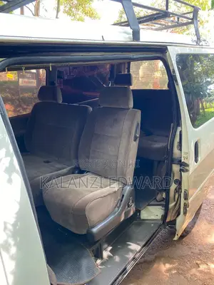 Toyota HiAce 1999 White