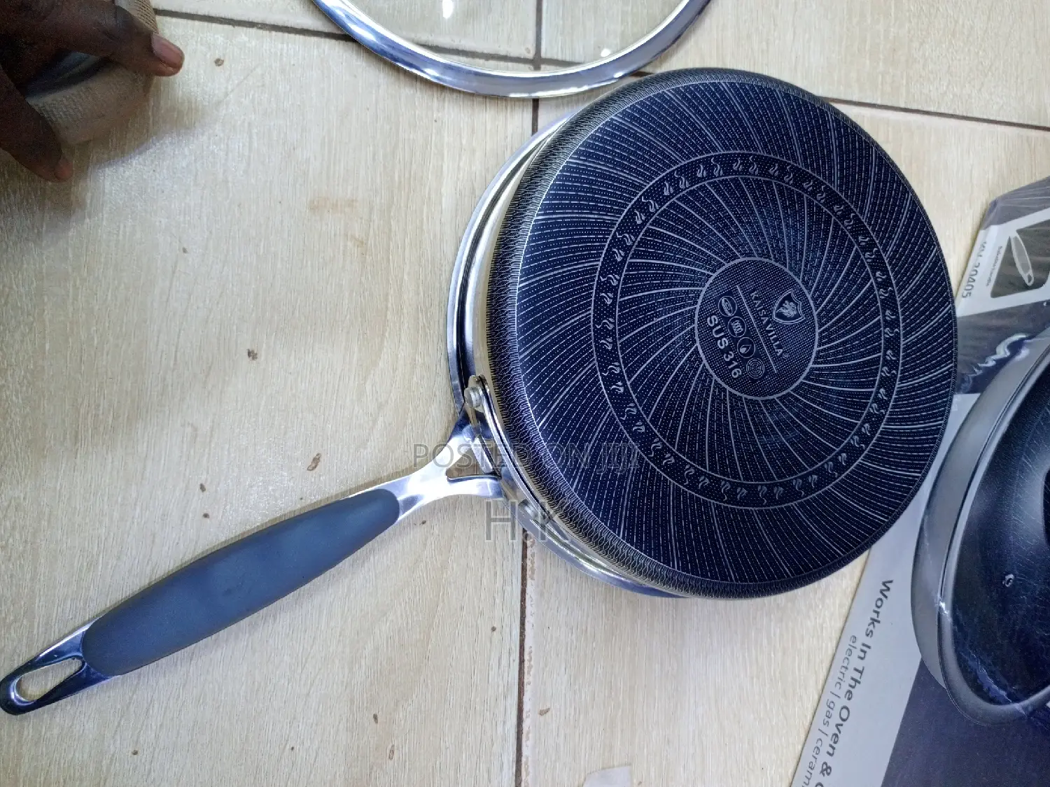 24cm Haevy Duty Stainless Steel Frying Pan With Glass Cover