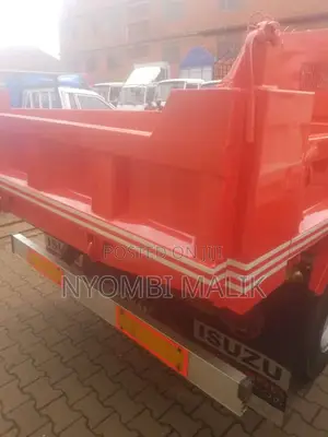 Isuzu Forward Red