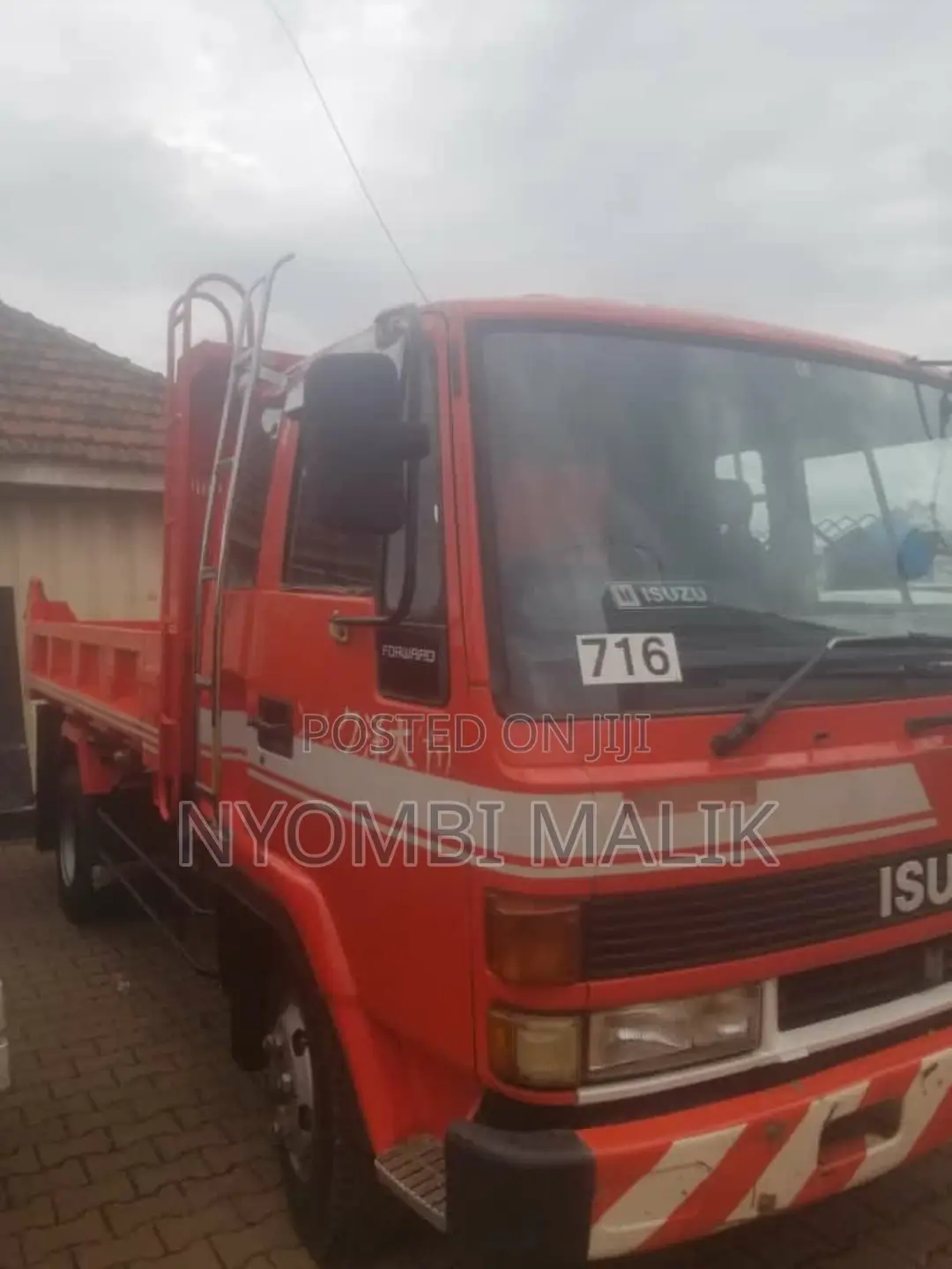 Isuzu Forward Red