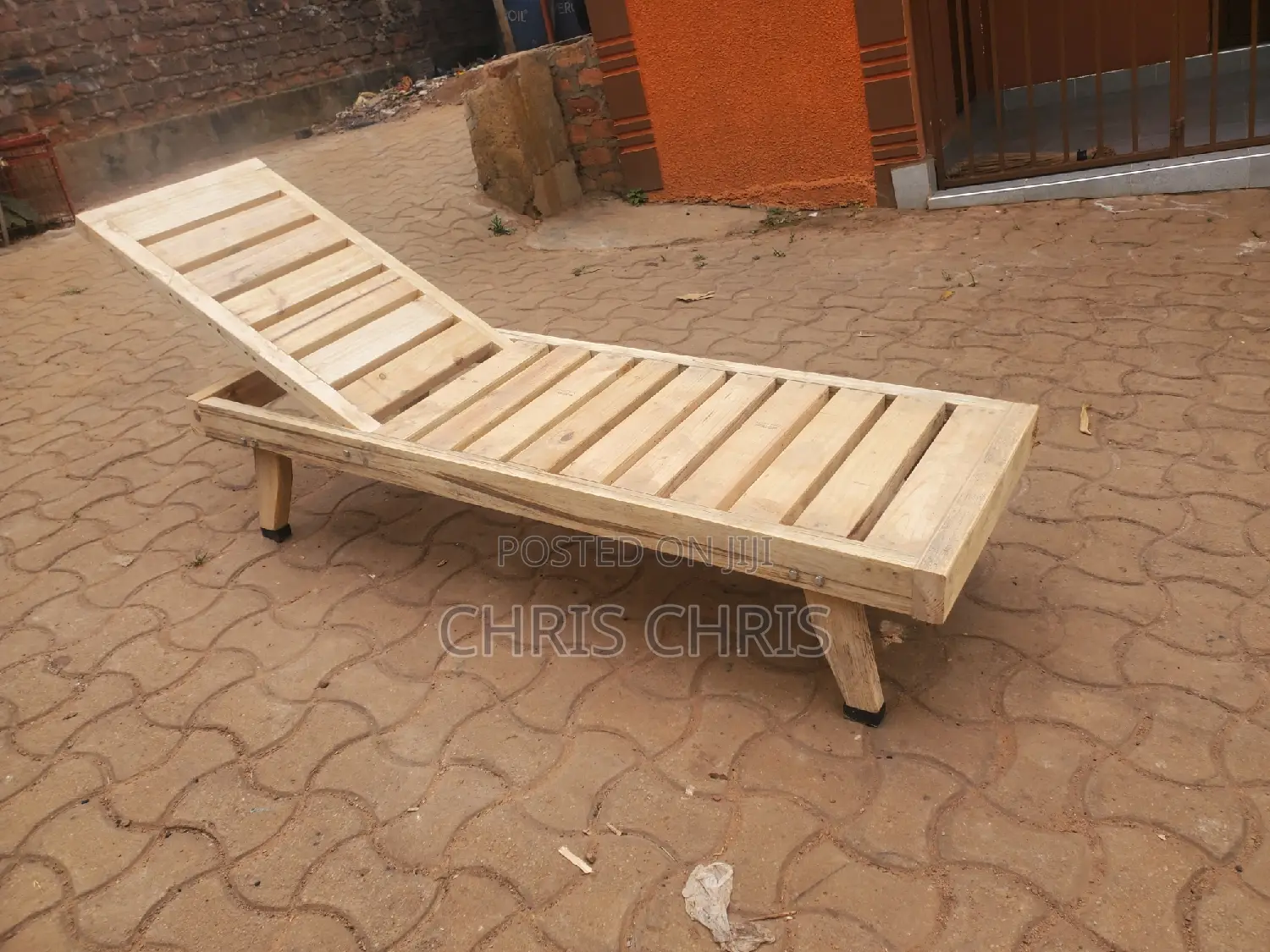 Pallet Adjustable Beach or Swiming Pool Bed