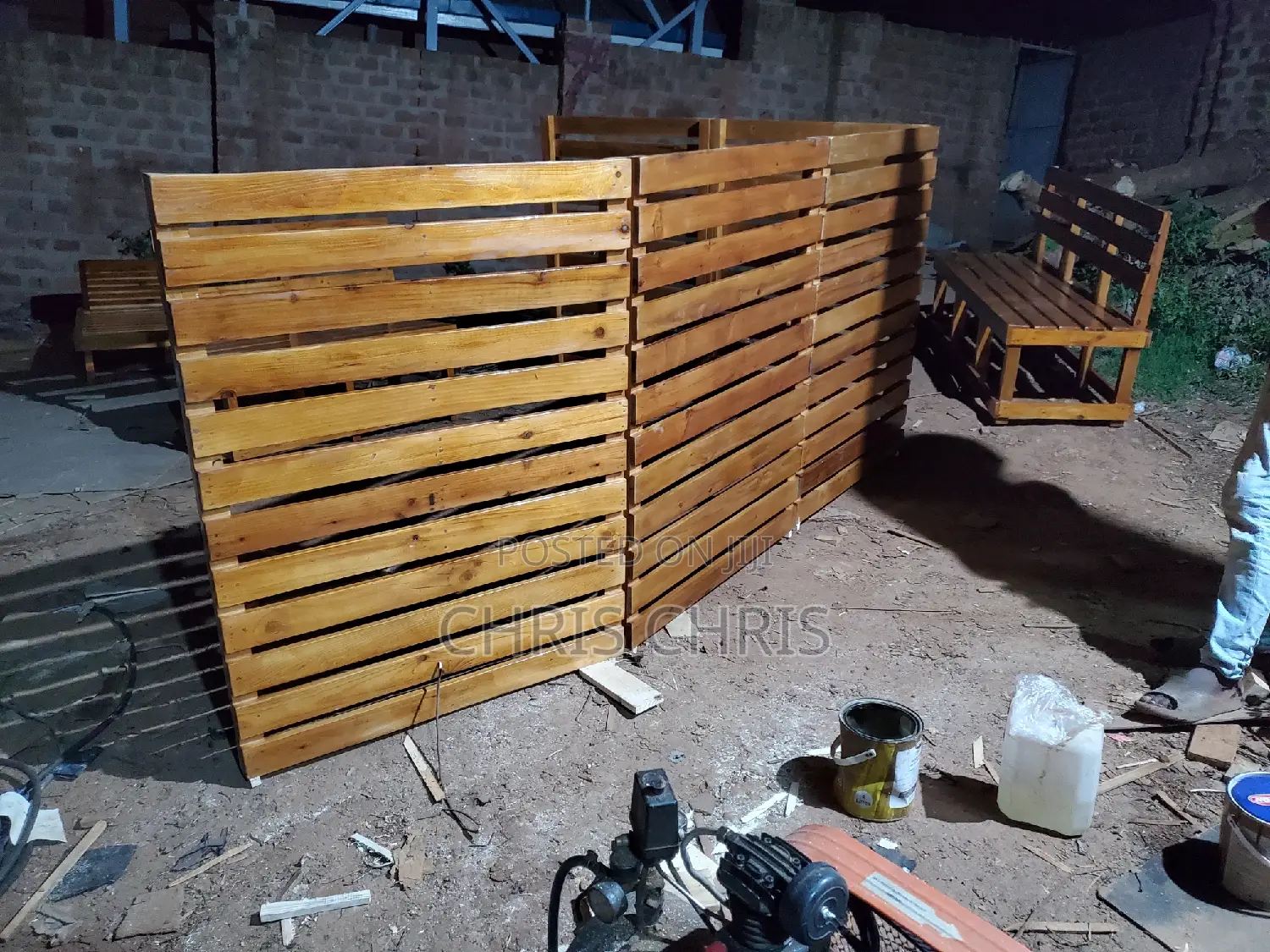 Pallet Bar or Restaurant Separater
