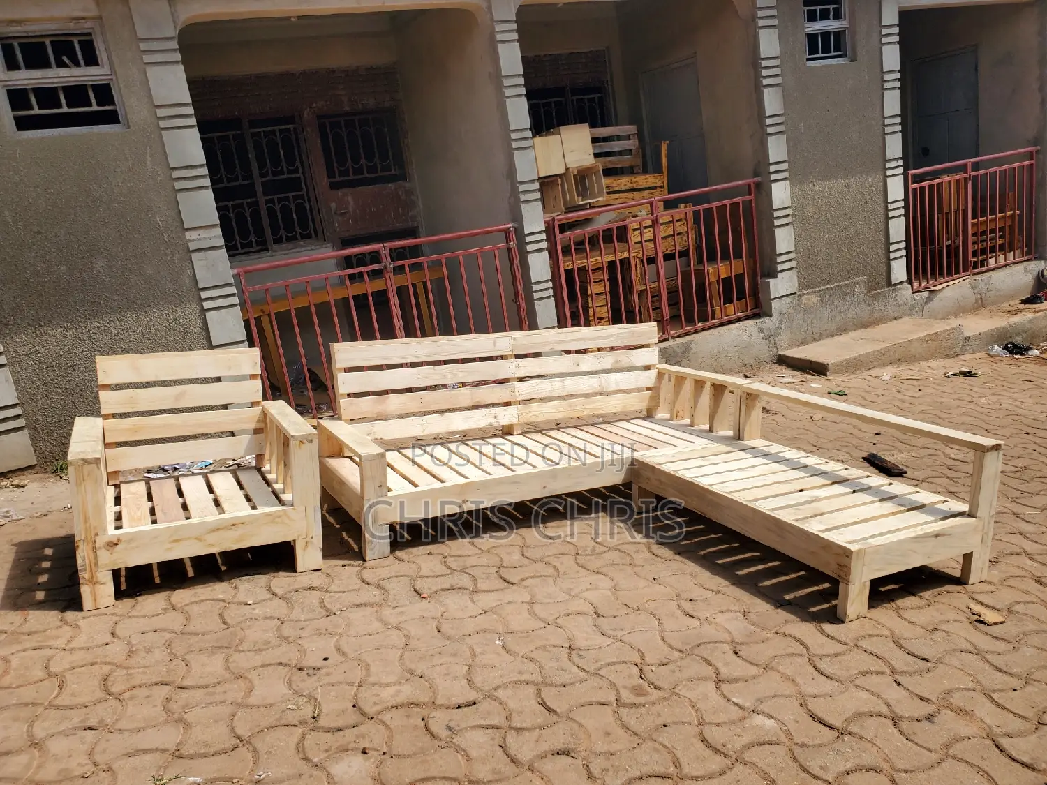 Pallet Simple L Shape Chairs With New Design