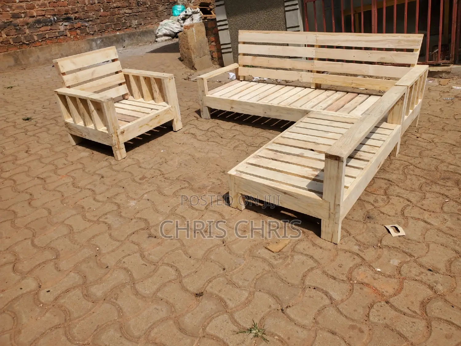 Pallet Simple L Shape Chairs With New Design