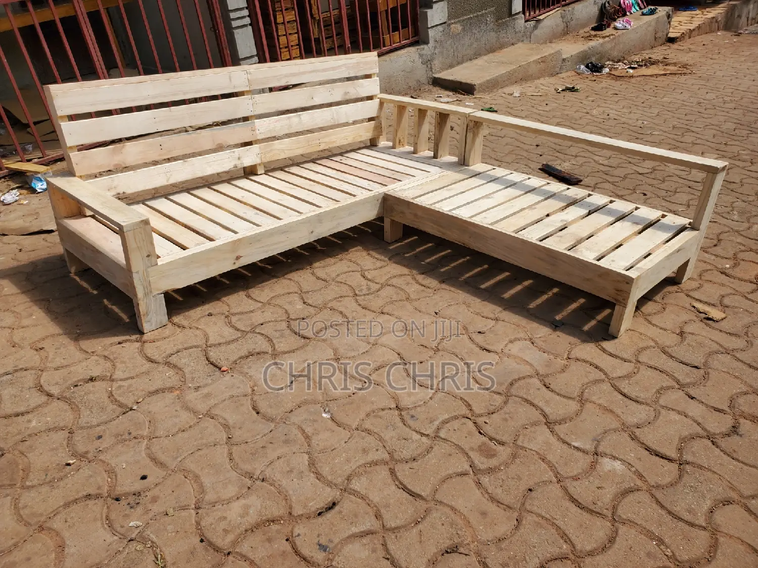 Pallet Simple L Shape Chairs With New Design