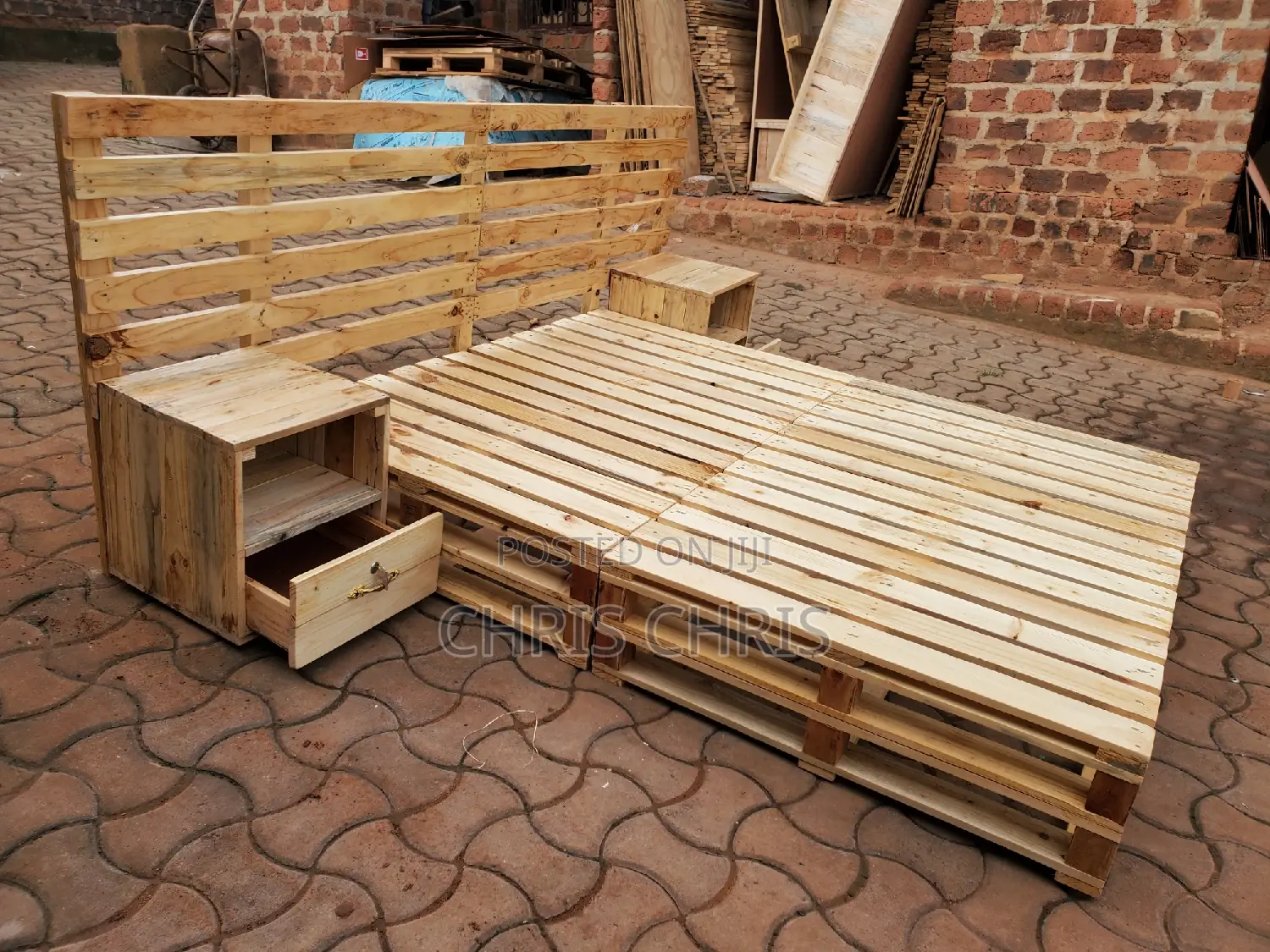 Pallet Bed With Bedside Drawers