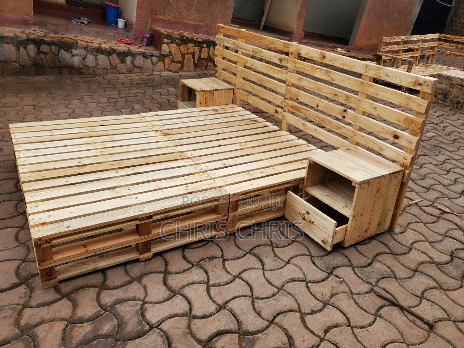 Pallet Bed With Bedside Drawers