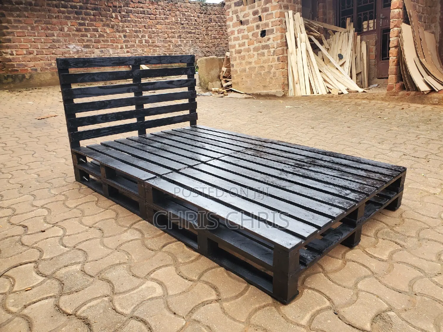 Stong Black Pallet Beds