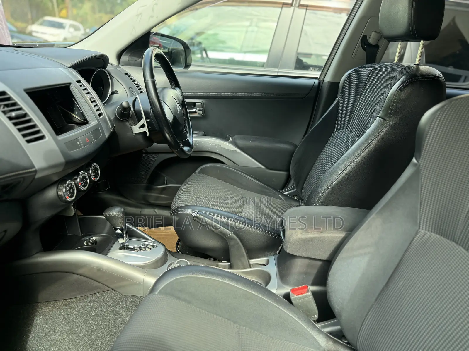 Mitsubishi Outlander 2010 White