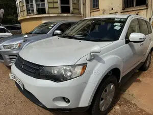 Mitsubishi Outlander 2009 White