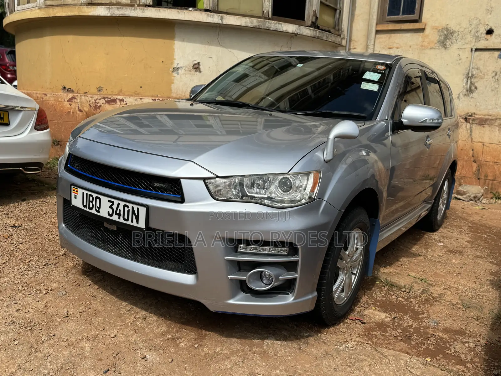 Mitsubishi Outlander 2010 Silver