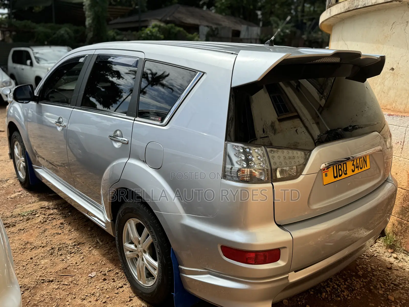 Mitsubishi Outlander 2010 Silver