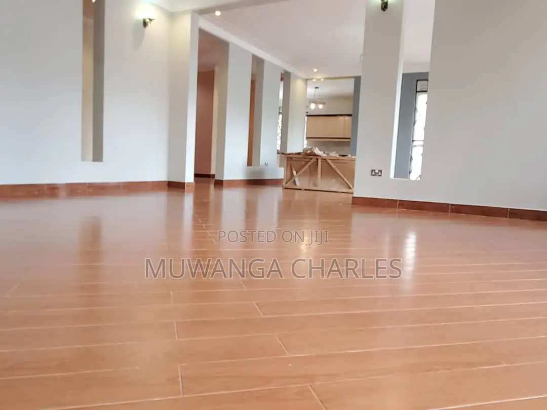 5bdrm Duplex in Fs Properties Ltd, Nakawa for sale