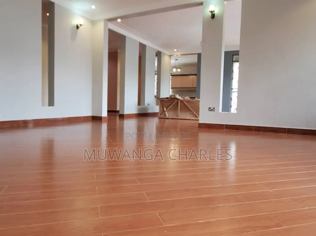 5bdrm Duplex in Fs Properties Ltd, Nakawa for sale
