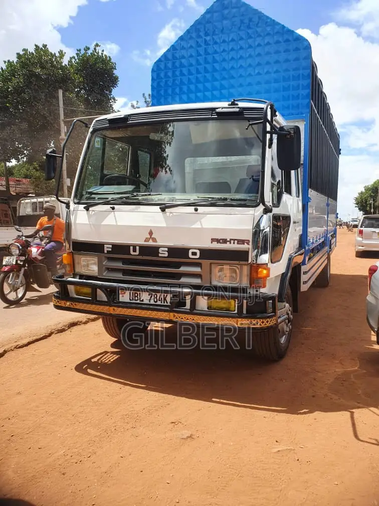 Fuso Fighter Lorry 
