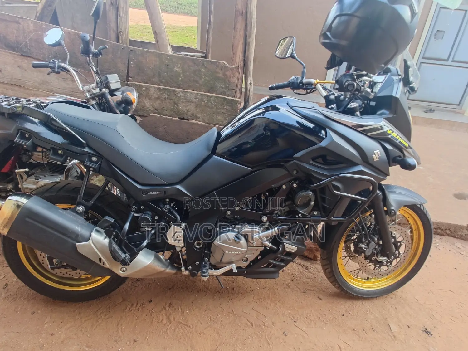 Suzuki V-Strom 2017 Black