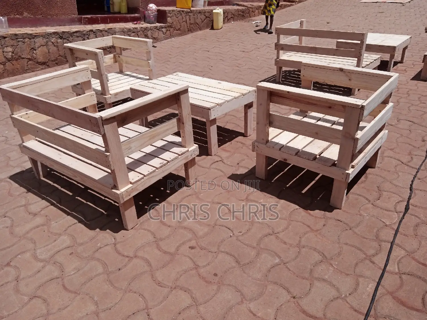 Pallet Chairs in U Shape for Pagolas