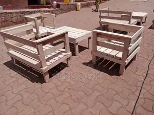 Pallet Chairs in U Shape for Pagolas