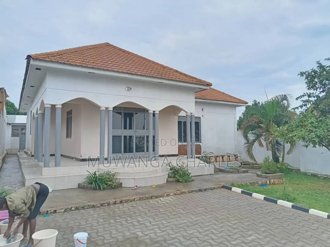 4bdrm Bungalow in Fs Properties Ltd, Kira for sale