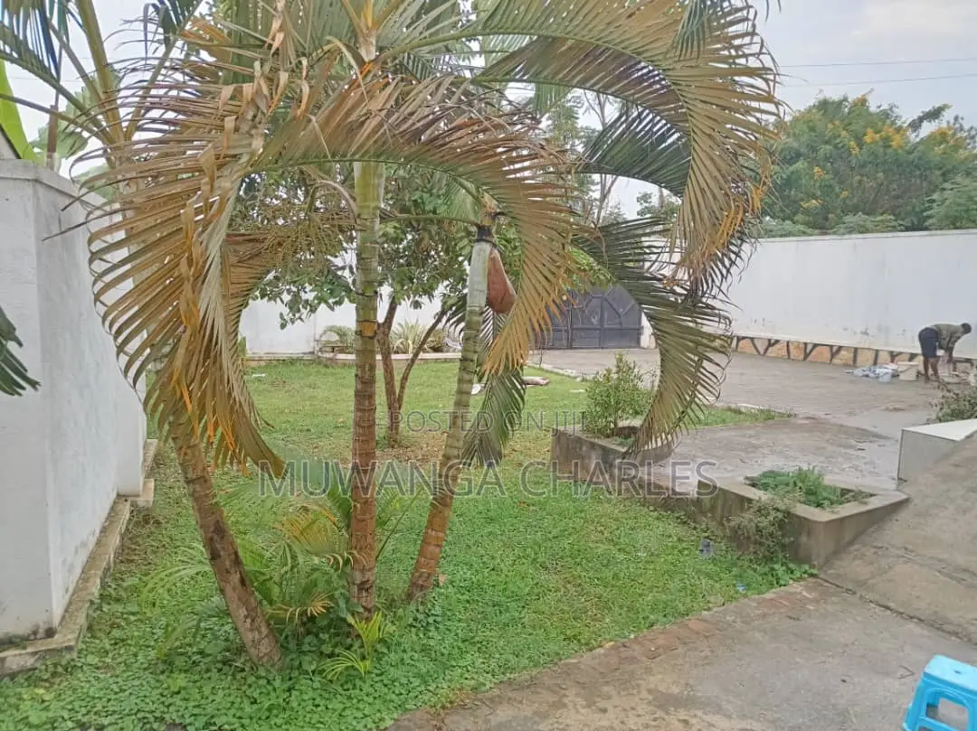 4bdrm Bungalow in Fs Properties Ltd, Kira for sale