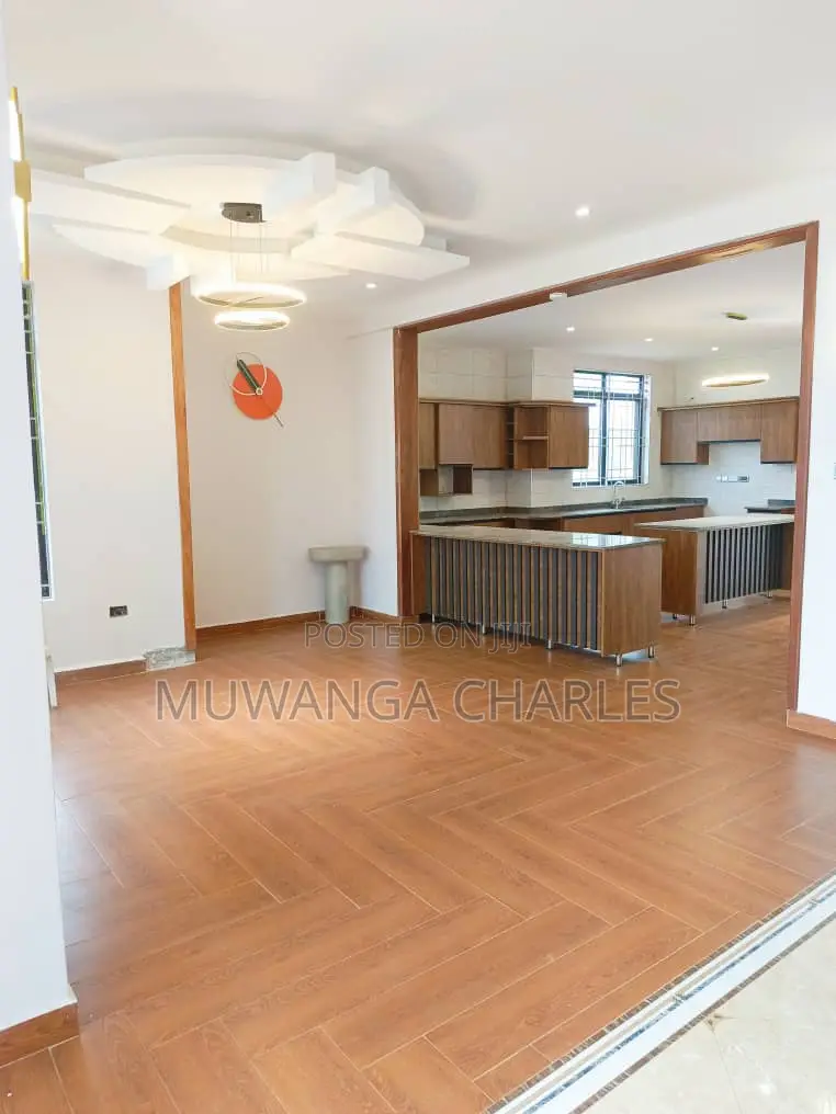 5bdrm Duplex in Fs Properties Ltd, Nakawa for sale