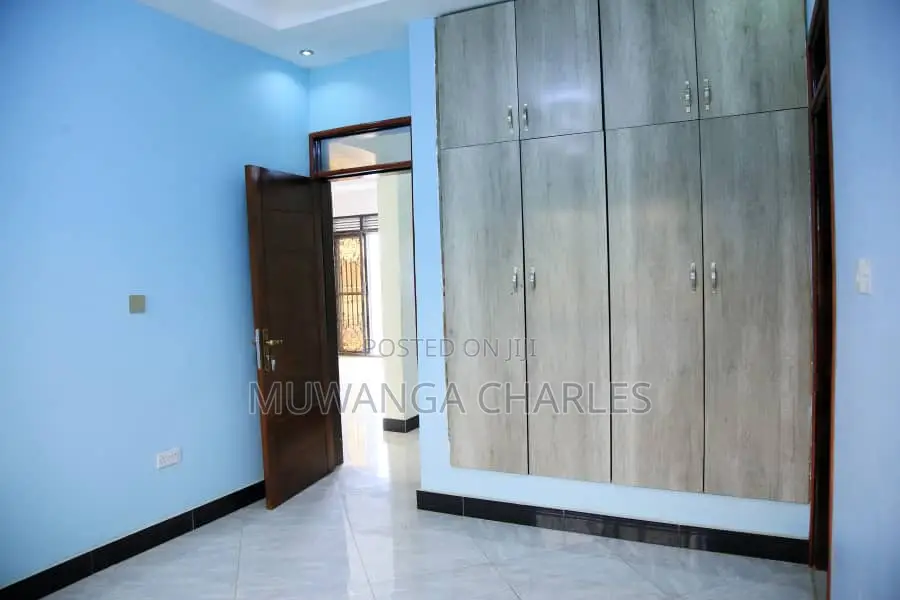 5bdrm Duplex in Fs Properties Ltd, Nakawa for sale