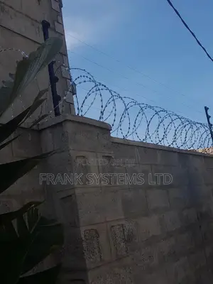 Electric Fence System With Razor 450mm