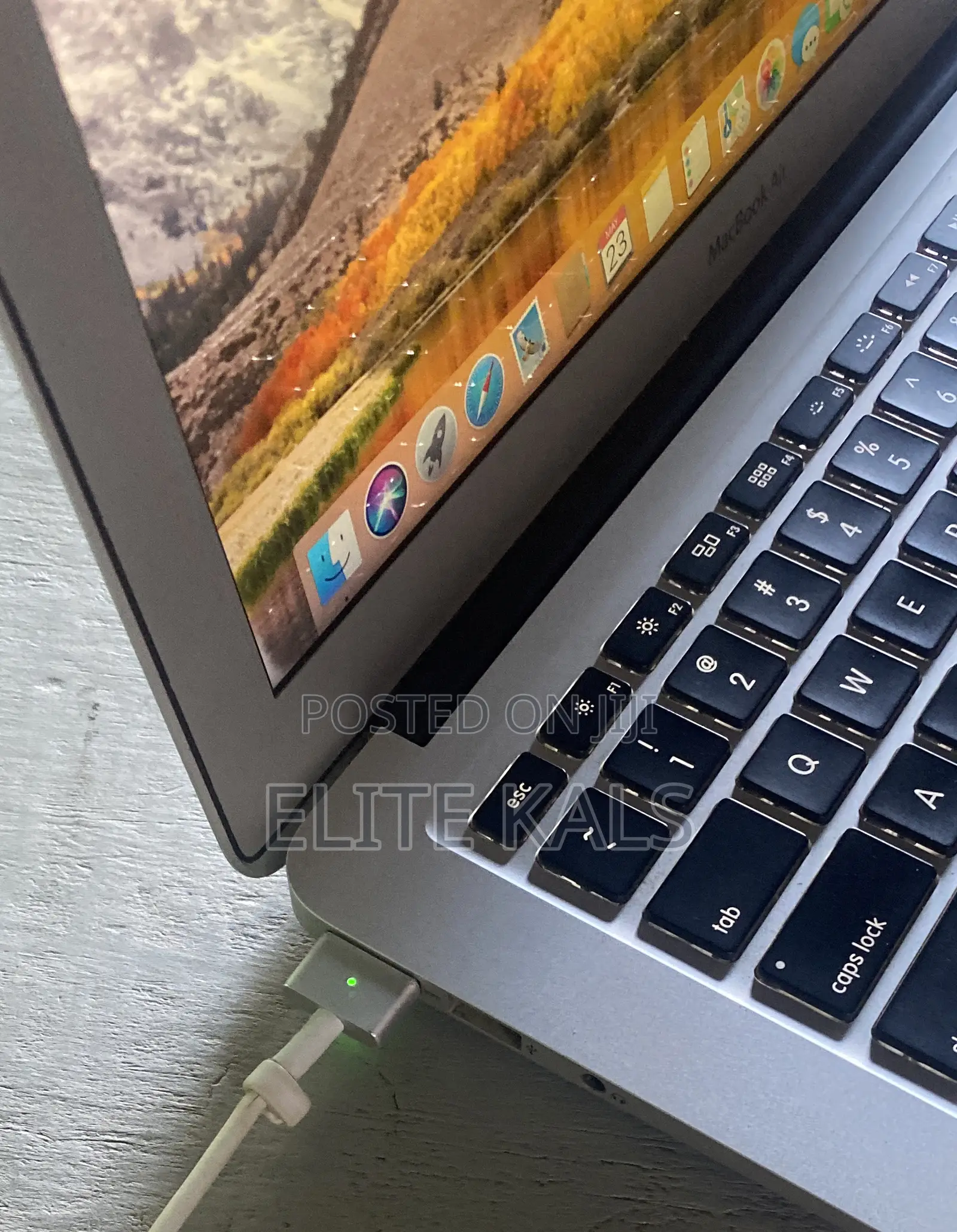 Macbook Adapters Chargers U.S.A and Uk Used