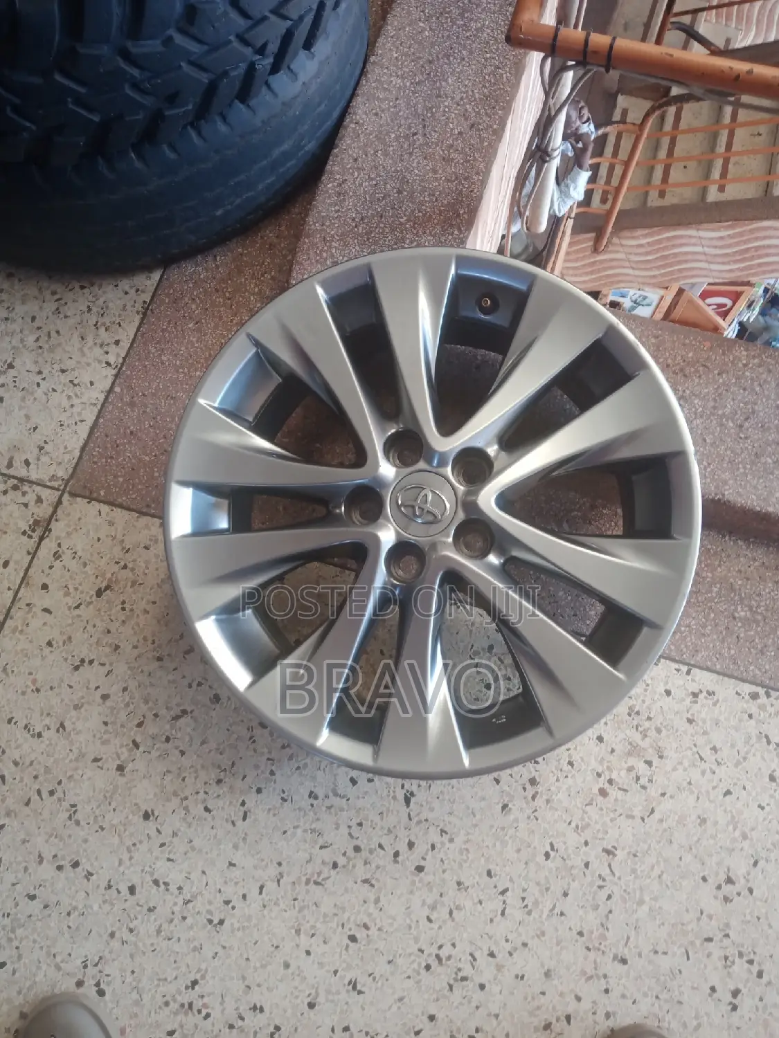 Size 18 Inch for Harrier Kawundo.