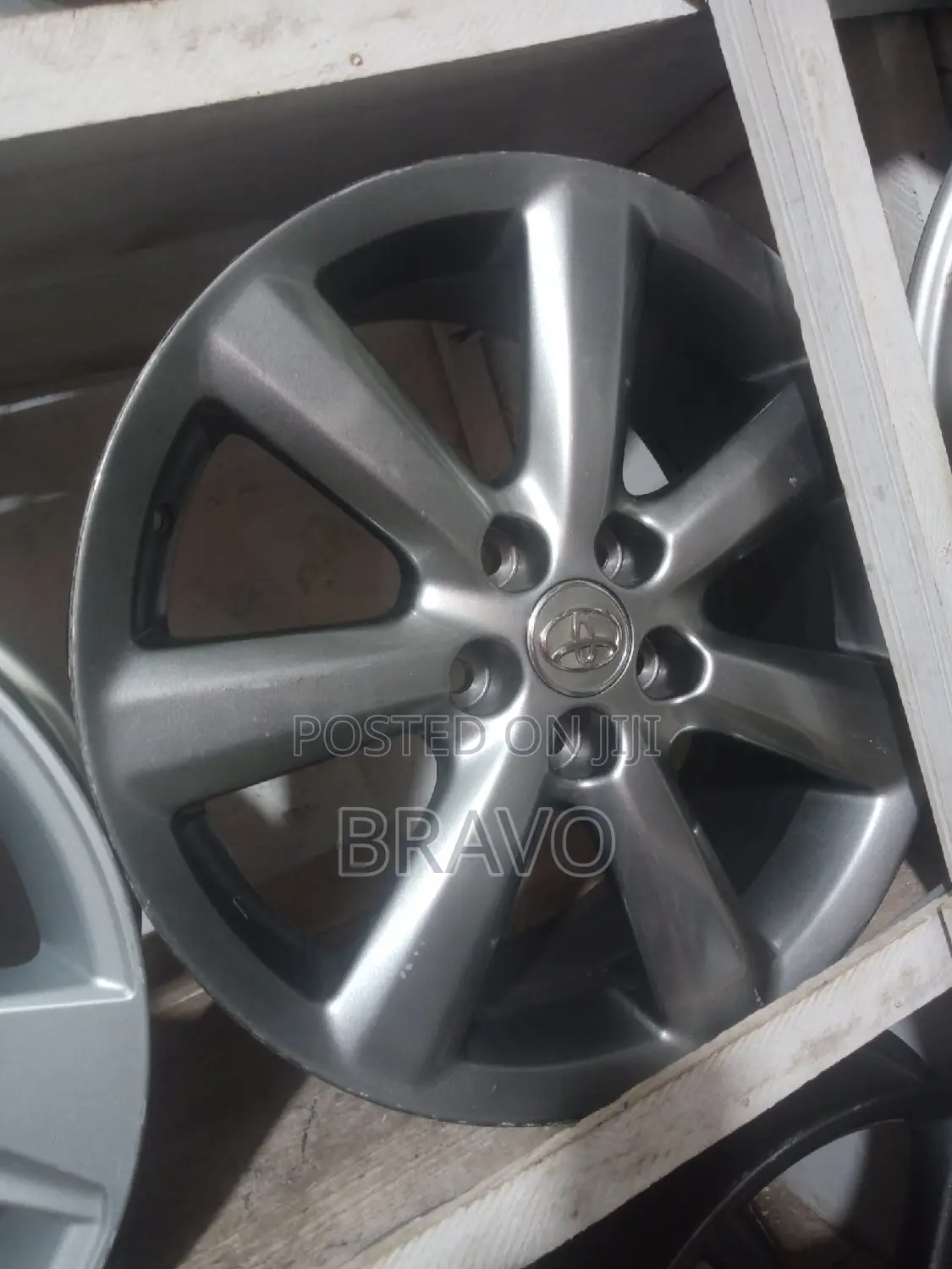 Size 18 Inch for Harrier Kawundo.
