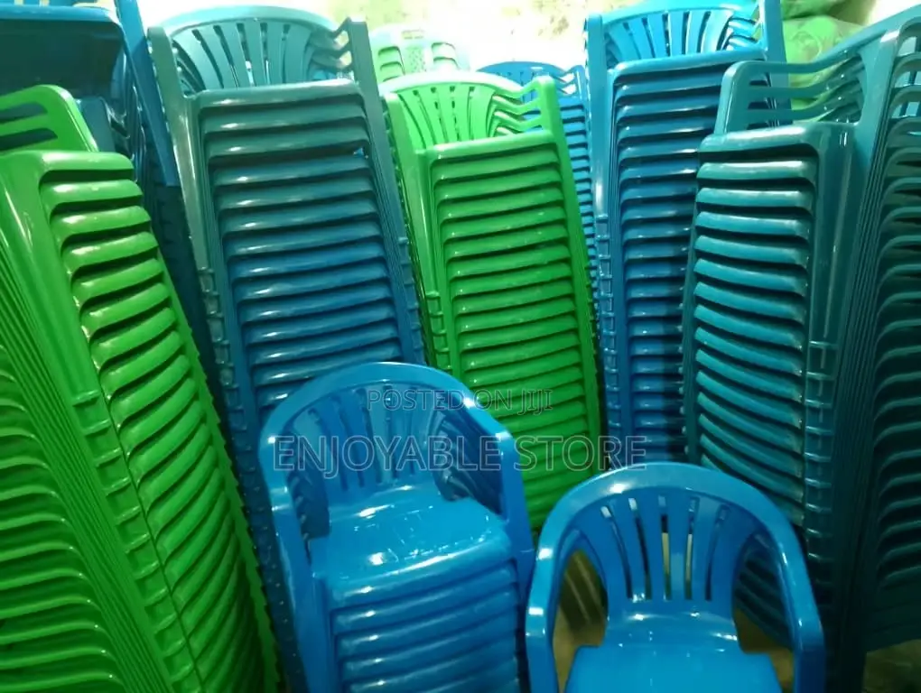 Plastic Chairs Plastic Chairs