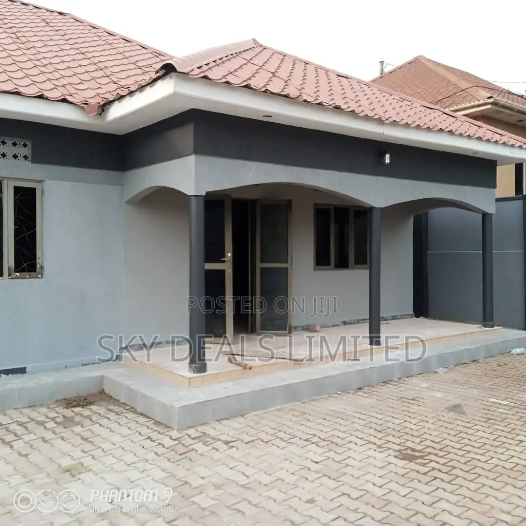 4bdrm Bungalow in Kisaasi, Nakawa for sale