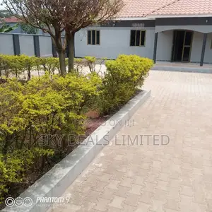 4bdrm Bungalow in Kisaasi, Nakawa for sale