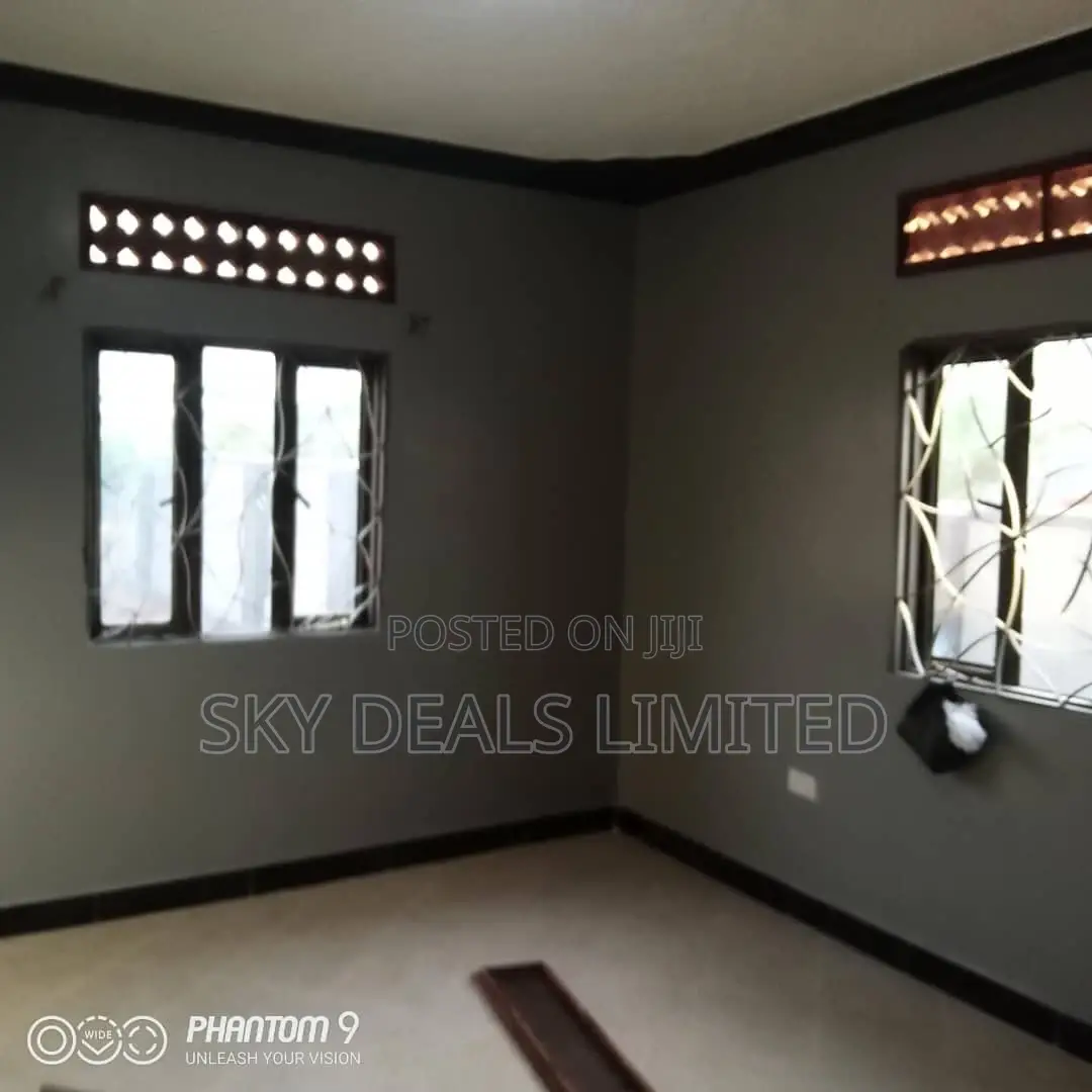 4bdrm Bungalow in Kisaasi, Nakawa for sale