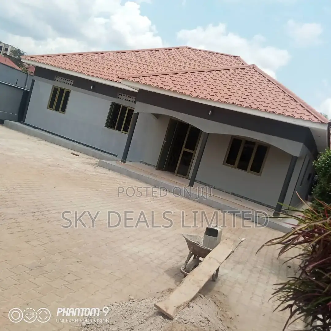 4bdrm Bungalow in Kisaasi, Nakawa for sale