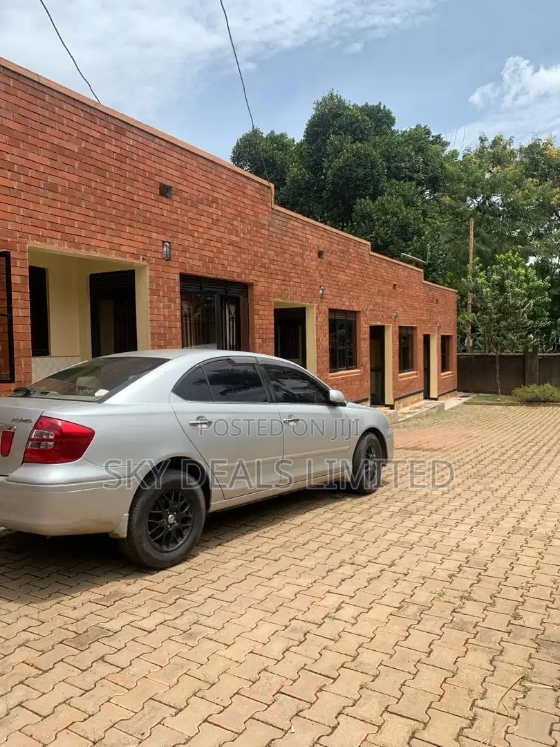1bdrm Bungalow in Kisaasi, Nakawa for sale