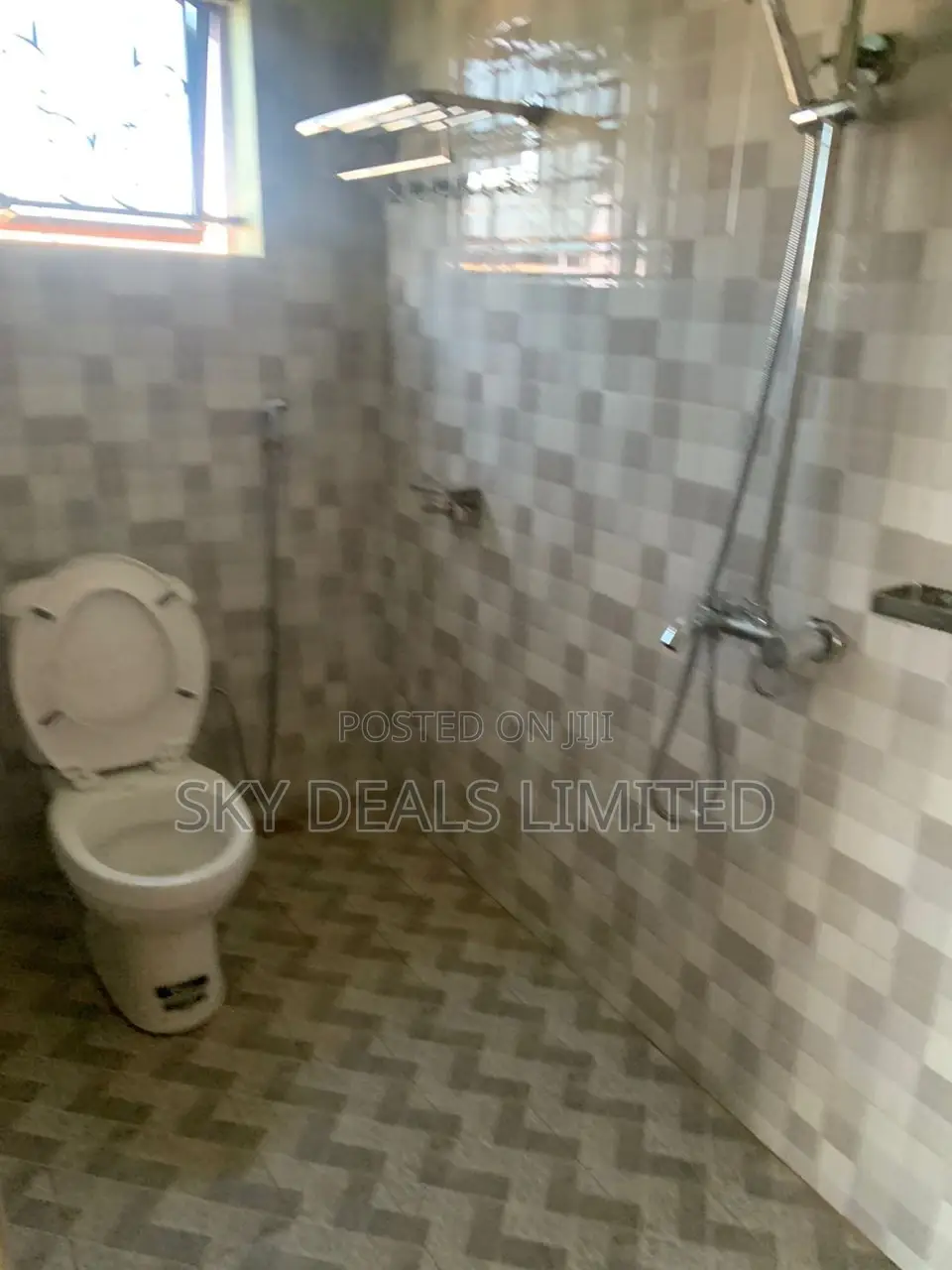 1bdrm Bungalow in Kisaasi, Nakawa for sale