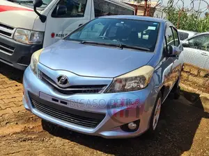 Toyota Vitz 1.3 AWD 5dr 2011 Blue