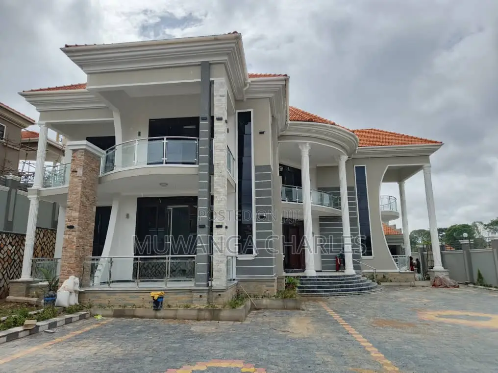 6bdrm Duplex in Fs Properties Ltd, Kira for sale