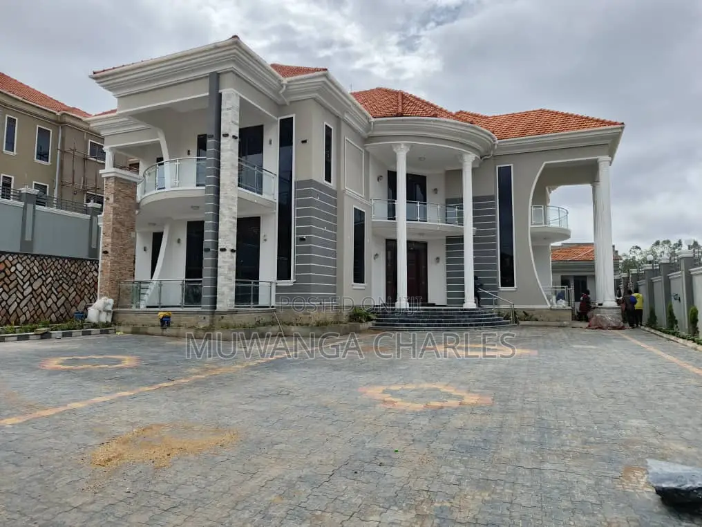 6bdrm Duplex in Fs Properties Ltd, Kira for sale