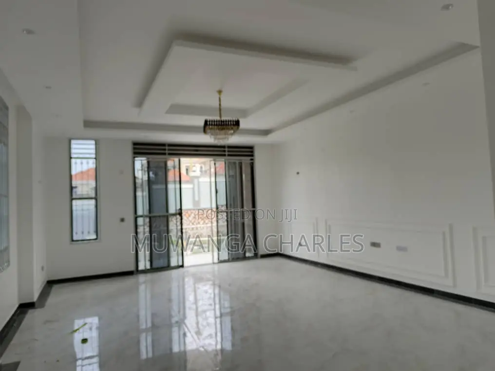 6bdrm Duplex in Fs Properties Ltd, Kira for sale