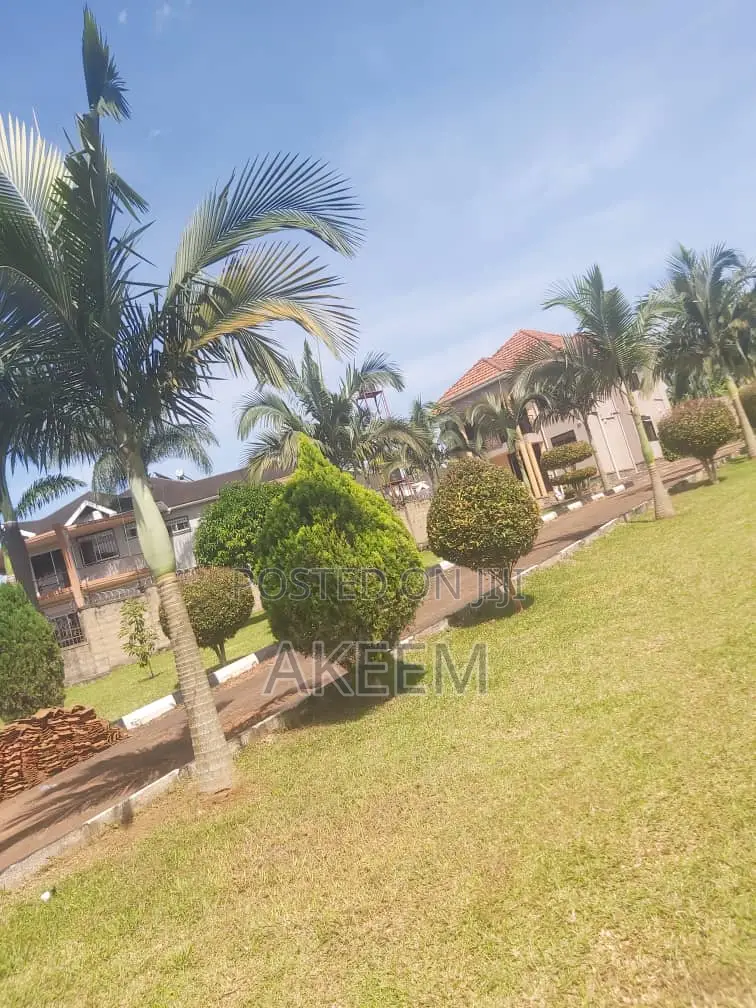 Mini Flat in Selectaz, Central Division for sale