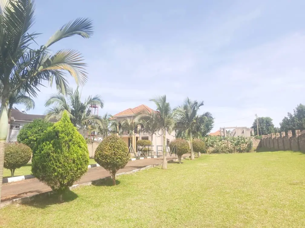 Mini Flat in Selectaz, Central Division for sale