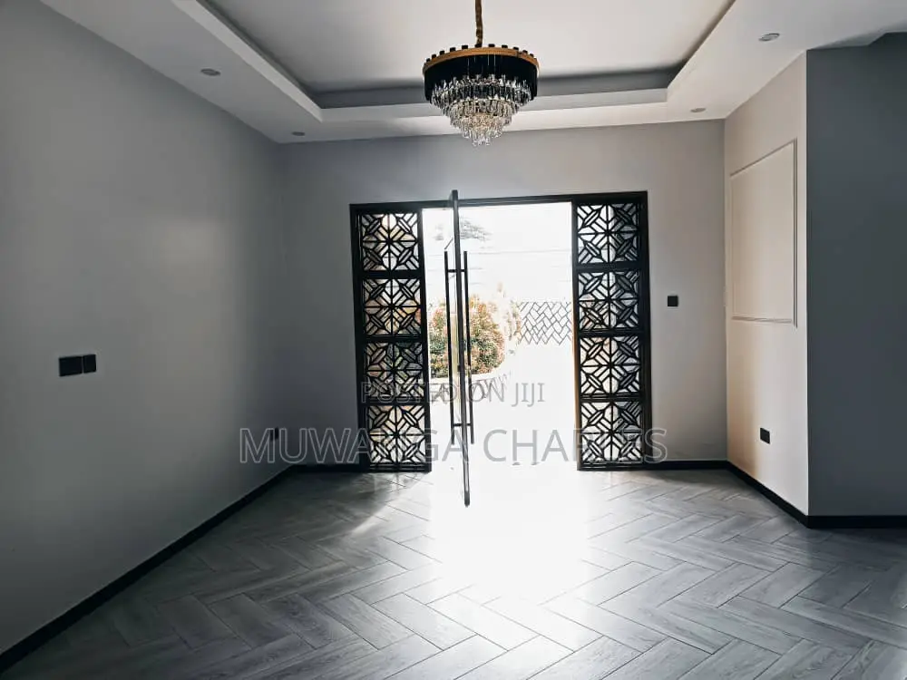 3bdrm Bungalow in Fs Properties Ltd, Kira for sale