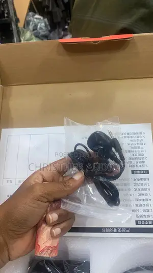 Wireless Lapell Microphones