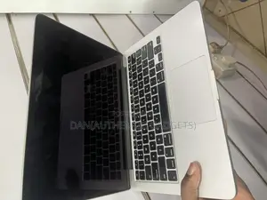 Laptop Apple MacBook Pro 2015 8GB Intel Core I5 SSD 128GB