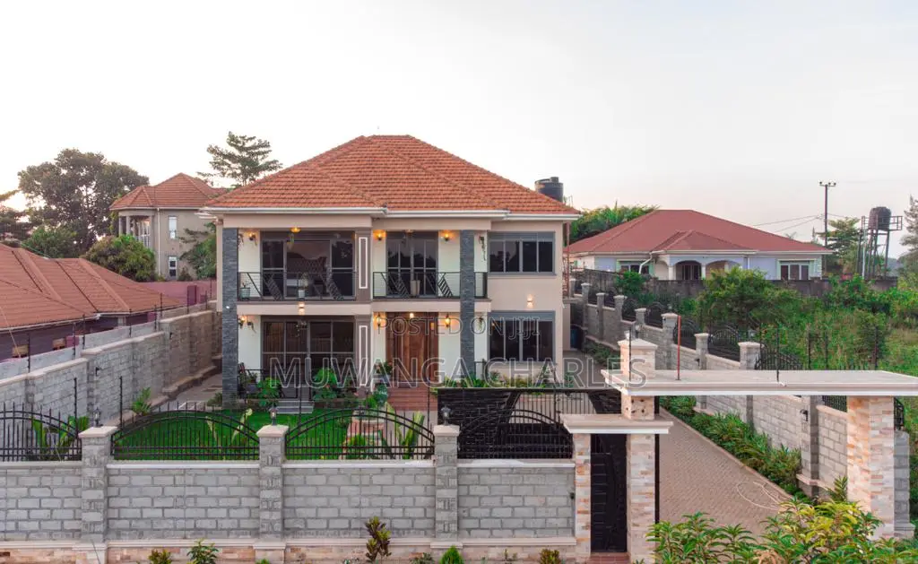 5bdrm Duplex in Fs Properties Ltd, Kira for sale