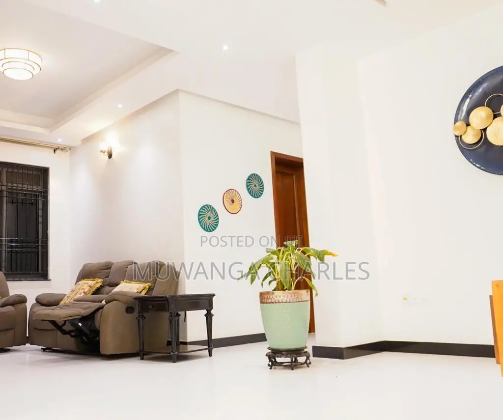 5bdrm Duplex in Fs Properties Ltd, Kira for sale