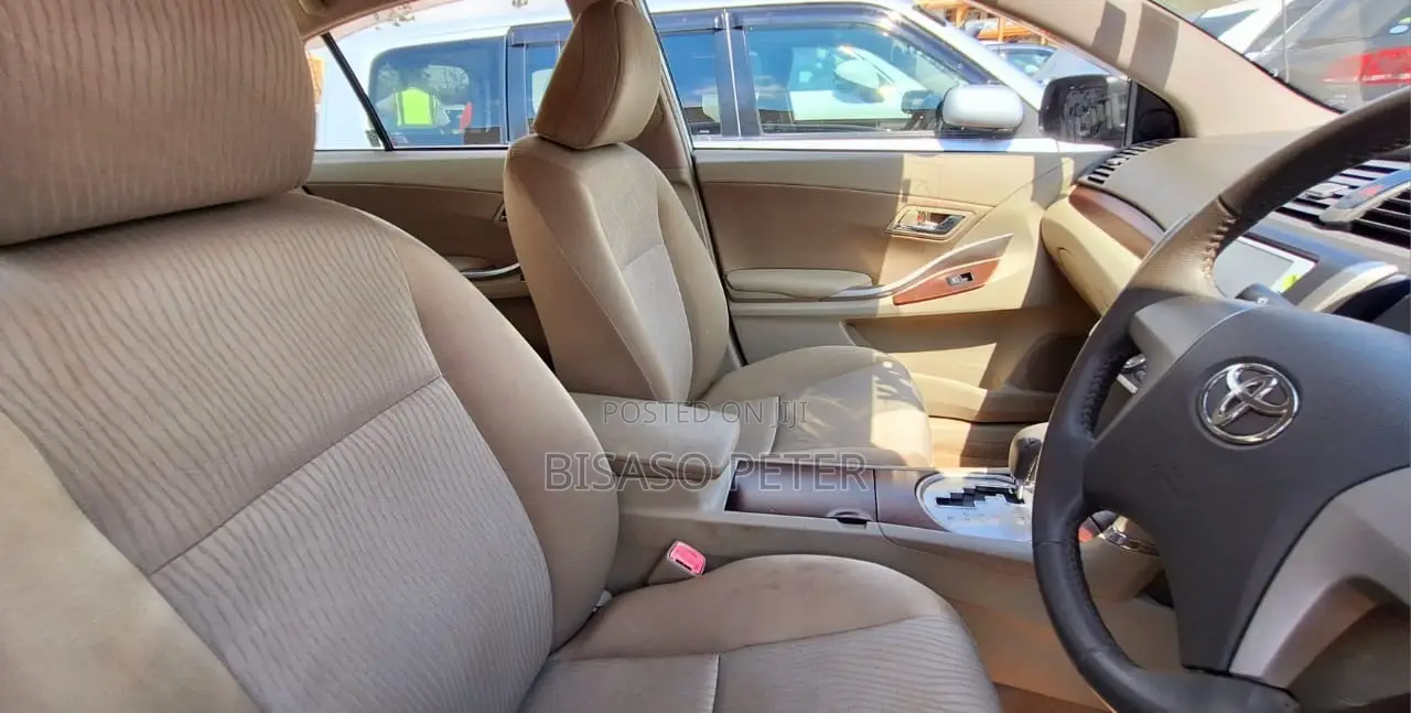 Toyota Premio 1.8 AWD 2011 Silver